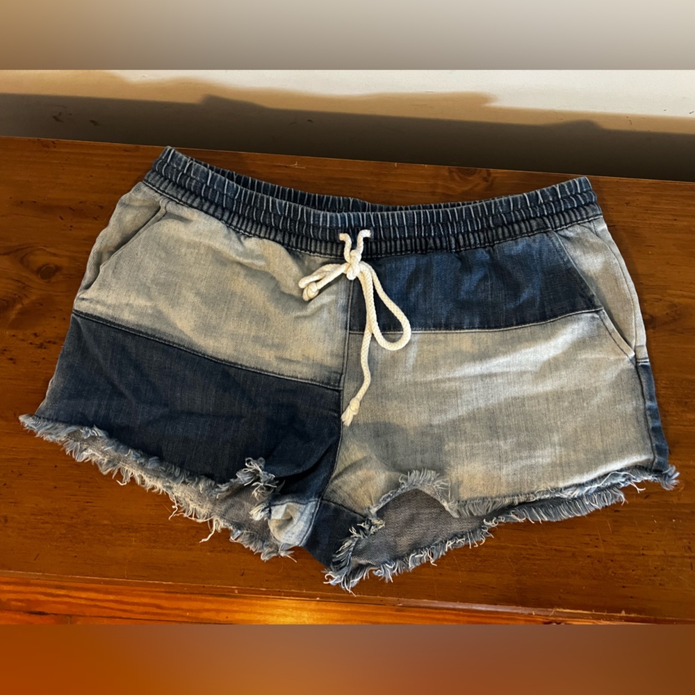 Two-Tone Denim Shorts with Drawstring